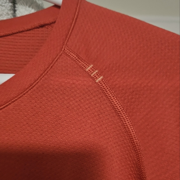 Lululemon Metal Vent Long Sleeve - Picture 2 of 5